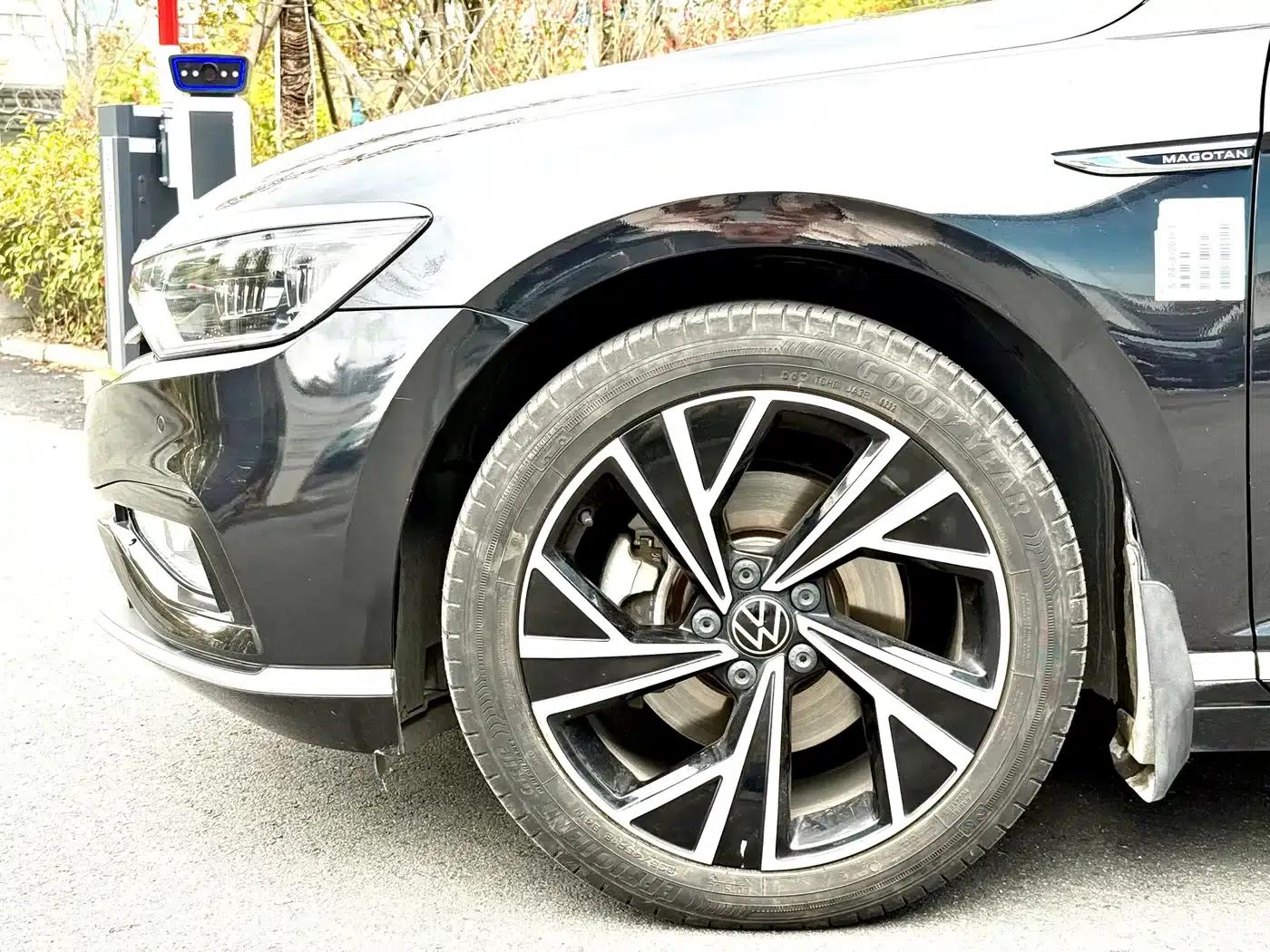 Volkswagen Passat 2021 330TSI DSG 30th Anniversary Edition — миниатюра 15