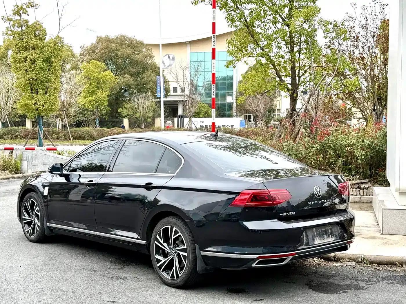 Volkswagen Passat 2021 330TSI DSG 30th Anniversary Edition — миниатюра 4