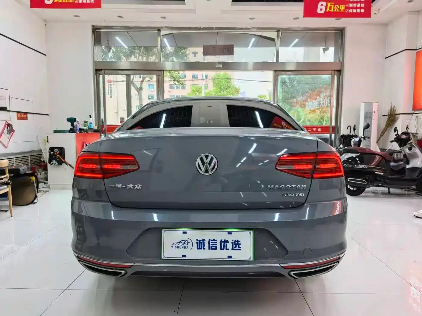 2017 Volkswagen Passat 330TSI DSG Luxury — миниатюра 12