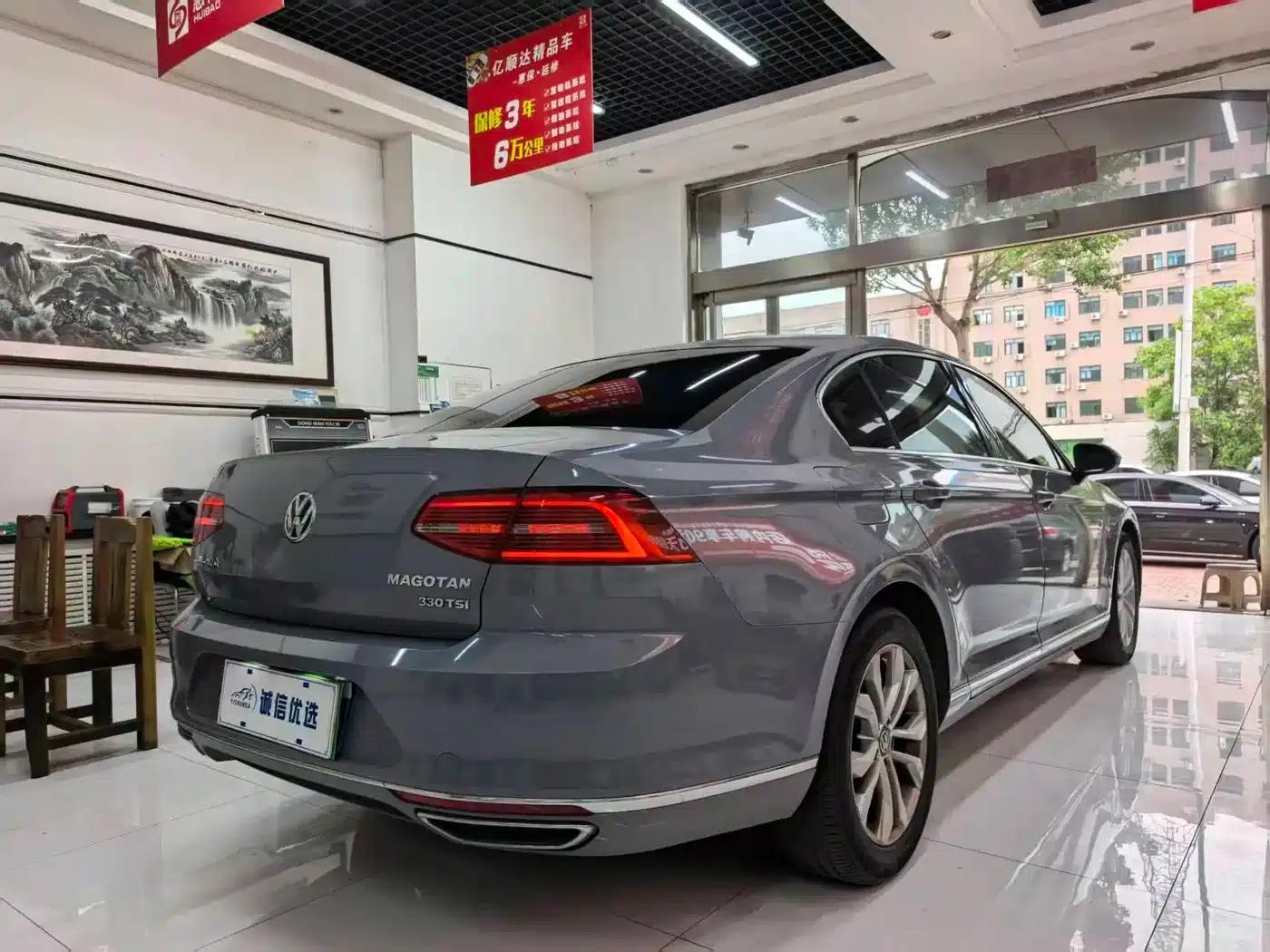 2017 Volkswagen Passat 330TSI DSG Luxury — миниатюра 14