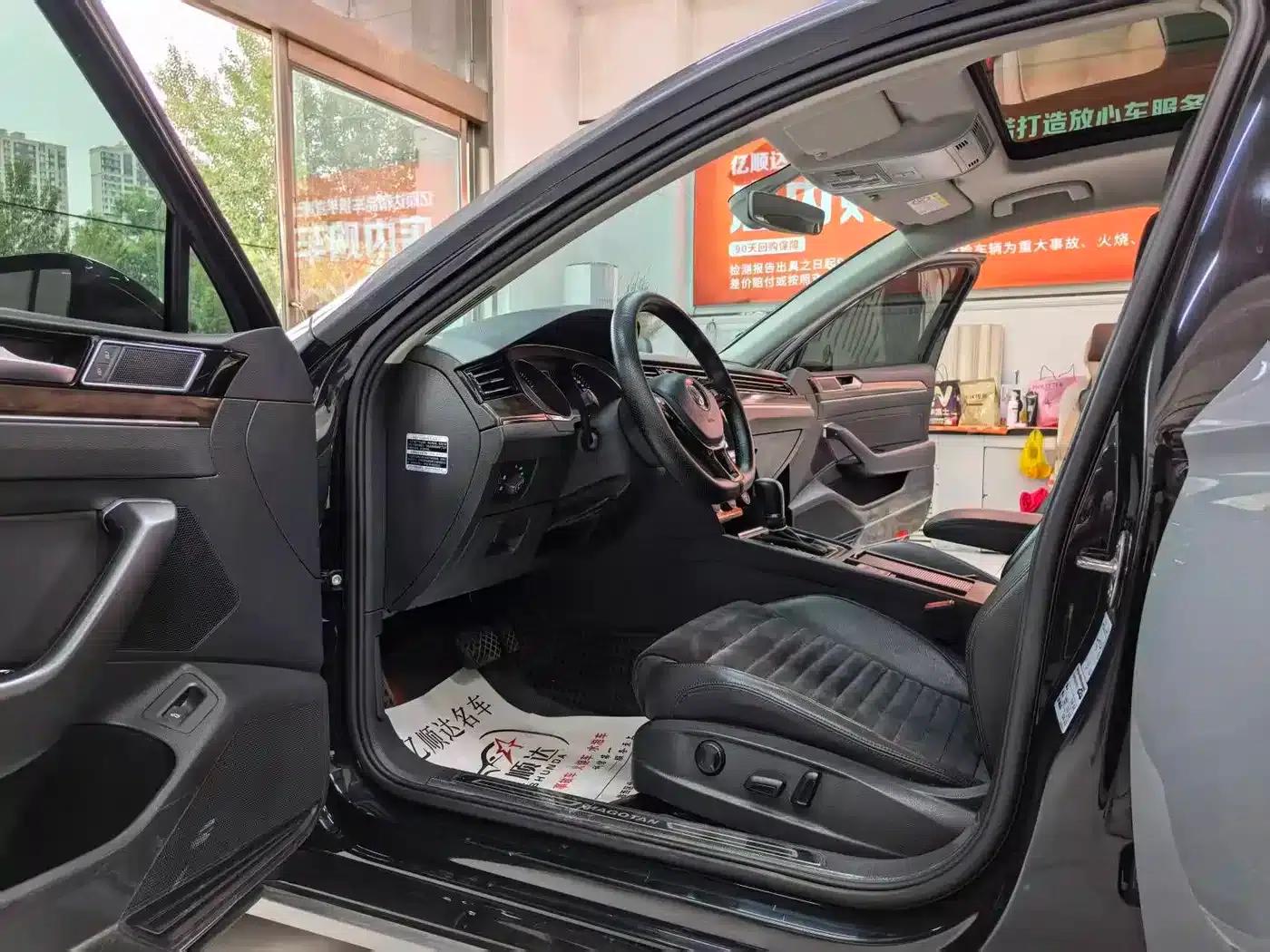 2017 Volkswagen Passat 330TSI DSG Luxury — миниатюра 4