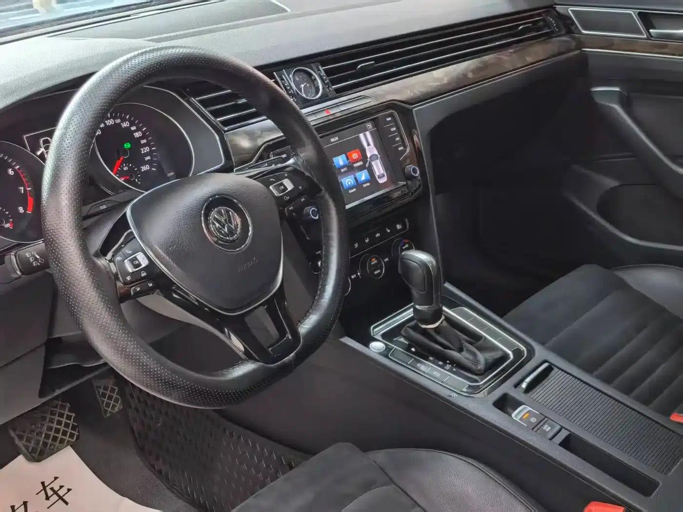 2017 Volkswagen Passat 330TSI DSG Luxury — миниатюра 10