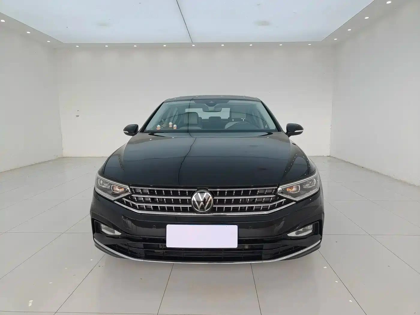 Volkswagen Magotan 2023 2 Millionth Unit Commemorative Edition 330TSI DSG Luxury — миниатюра 2