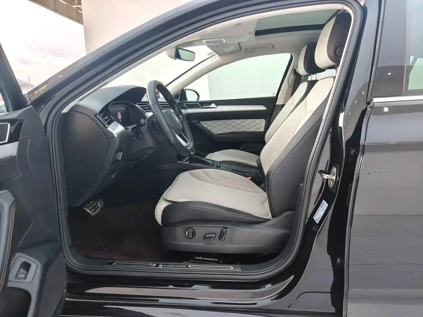 Volkswagen Magotan 2023 2 Millionth Unit Commemorative Edition 330TSI DSG Luxury — миниатюра 4