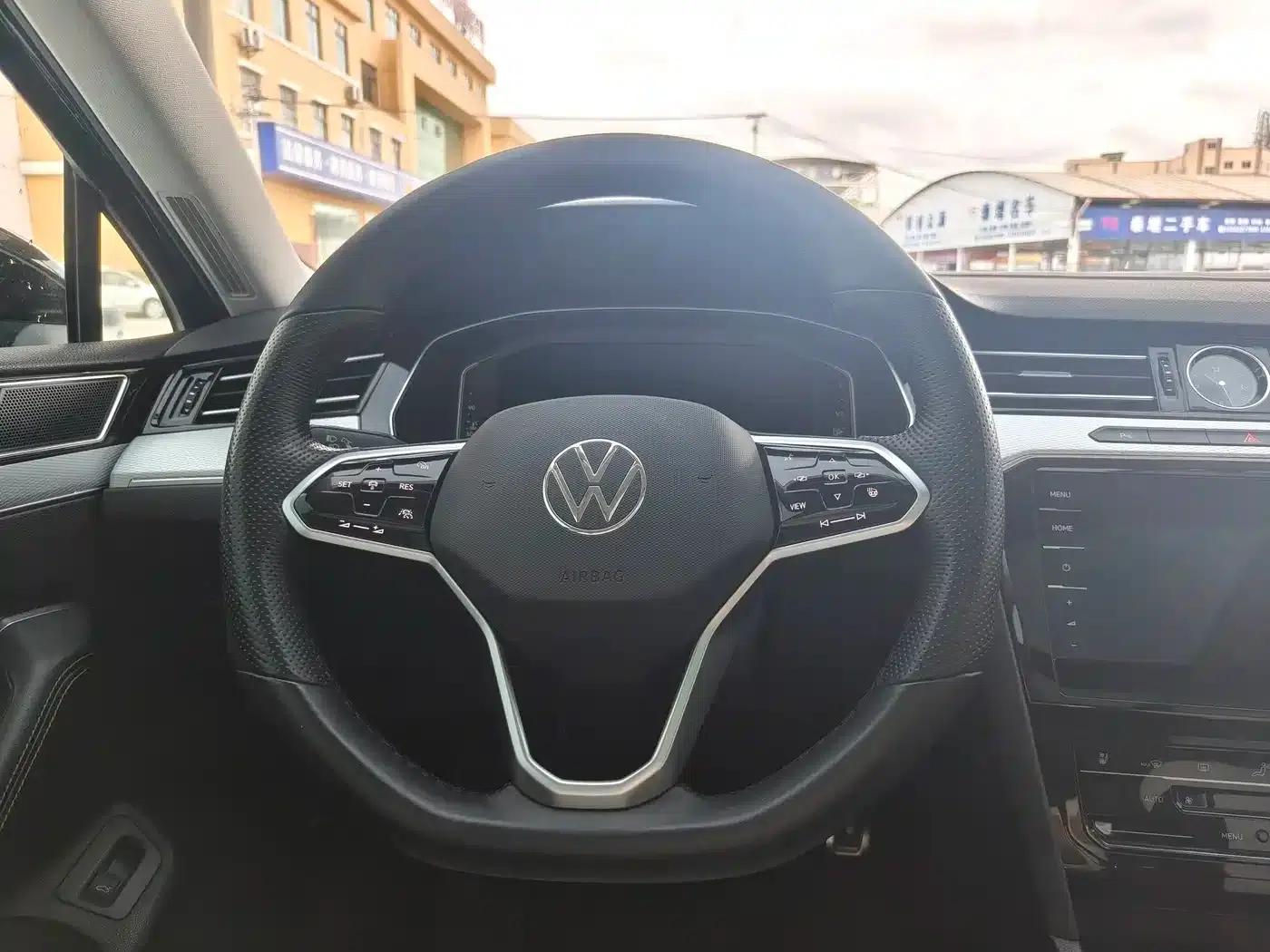 Volkswagen Magotan 2023 2 Millionth Unit Commemorative Edition 330TSI DSG Luxury — миниатюра 10