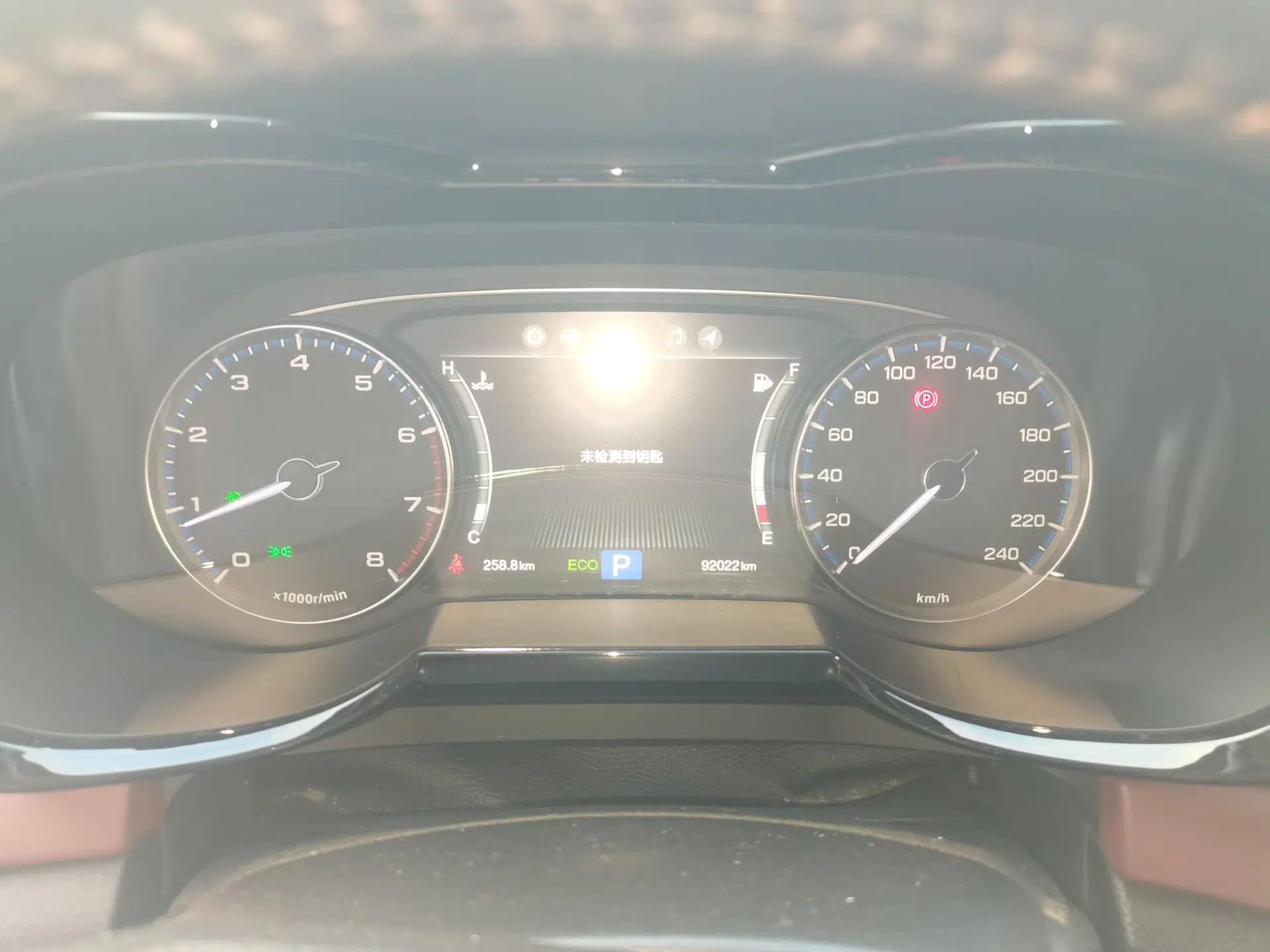 GAC Trumpchi GS8 2017 320T Two-Wheel Drive Luxury Smart Connectivity Version (7 Seats) — миниатюра 11