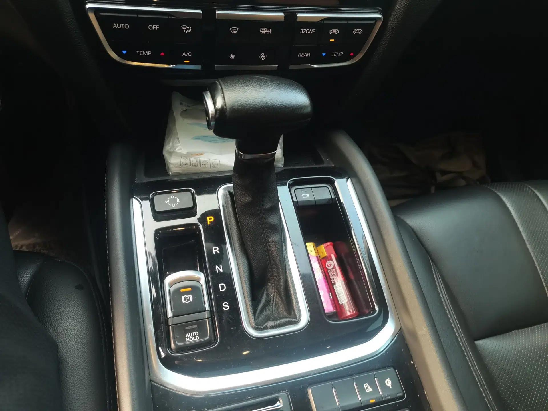 GAC Trumpchi GS8 2017 320T Two-Wheel Drive Luxury Smart Connectivity Version (7 Seats) — миниатюра 14