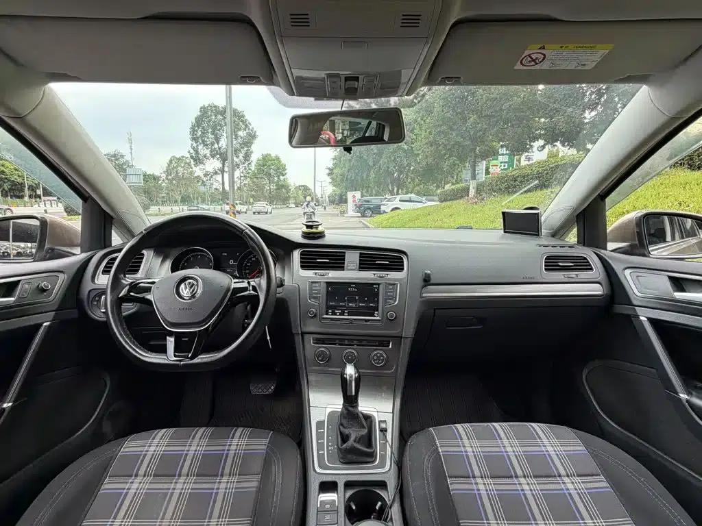 2016 Golf 230TSI Automatic Comfort — миниатюра 13