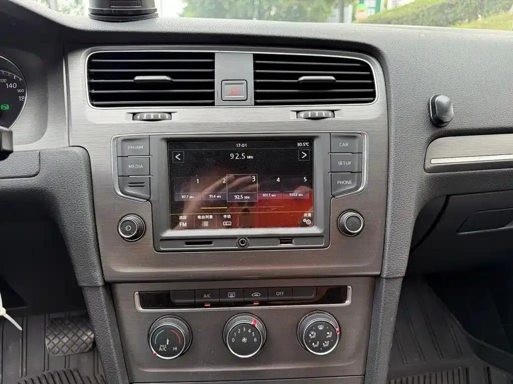 2016 Golf 230TSI Automatic Comfort — миниатюра 10