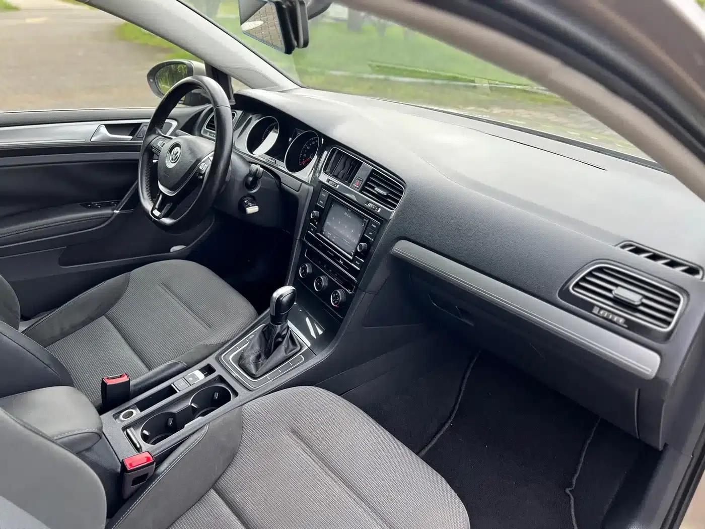 2018 Golf 230TSI Automatic Comfort — миниатюра 12