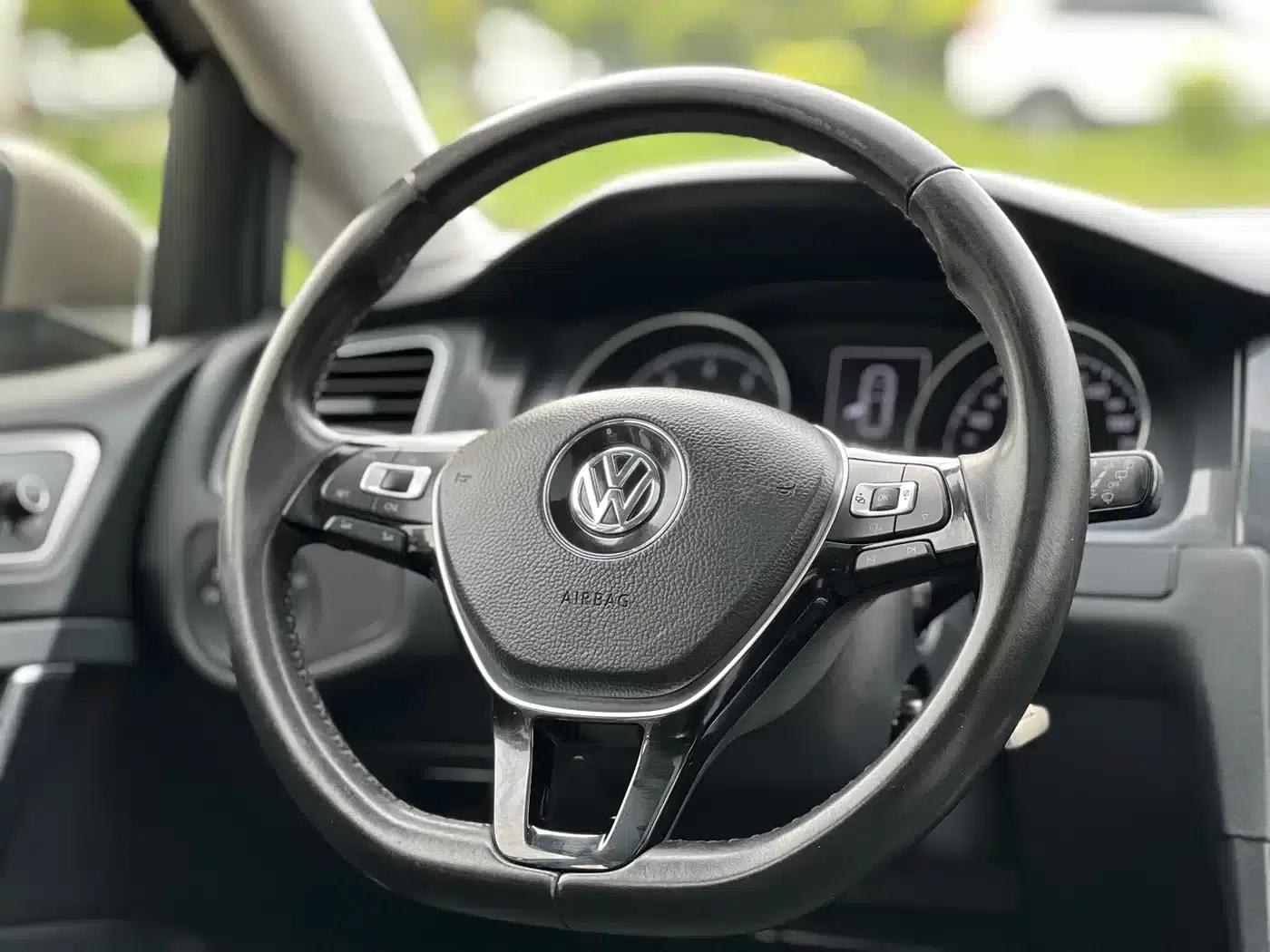 2018 Golf 230TSI Automatic Comfort — миниатюра 16