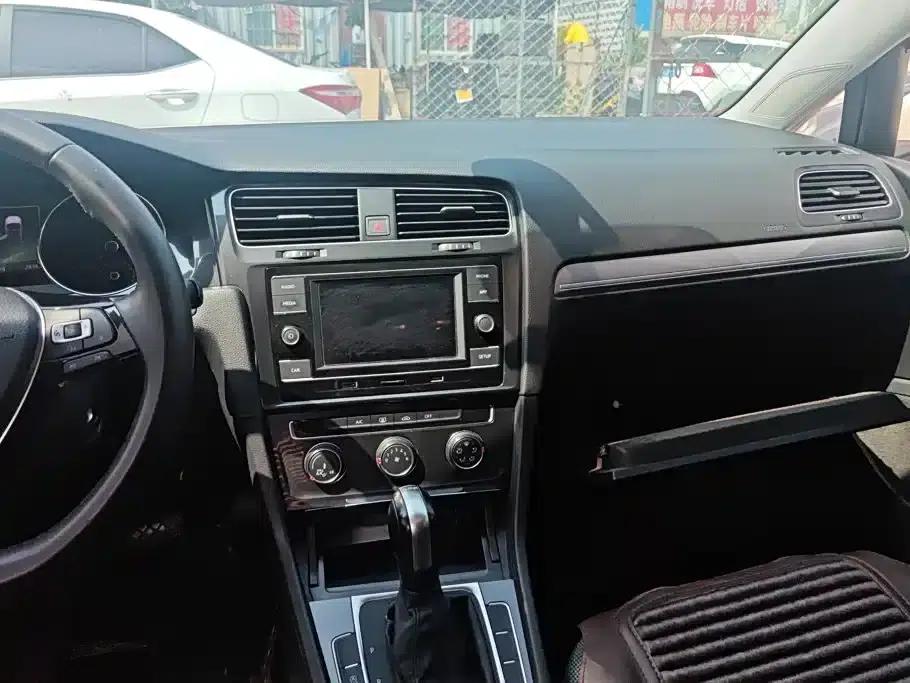 2018 Golf 230TSI Automatic Comfort — миниатюра 13