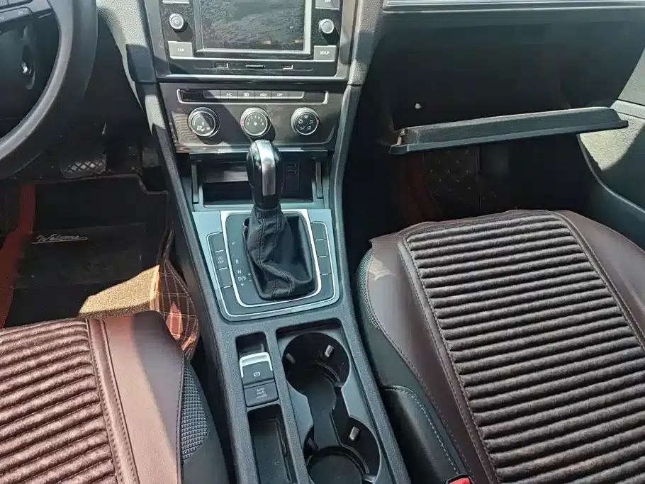 2018 Golf 230TSI Automatic Comfort — миниатюра 16