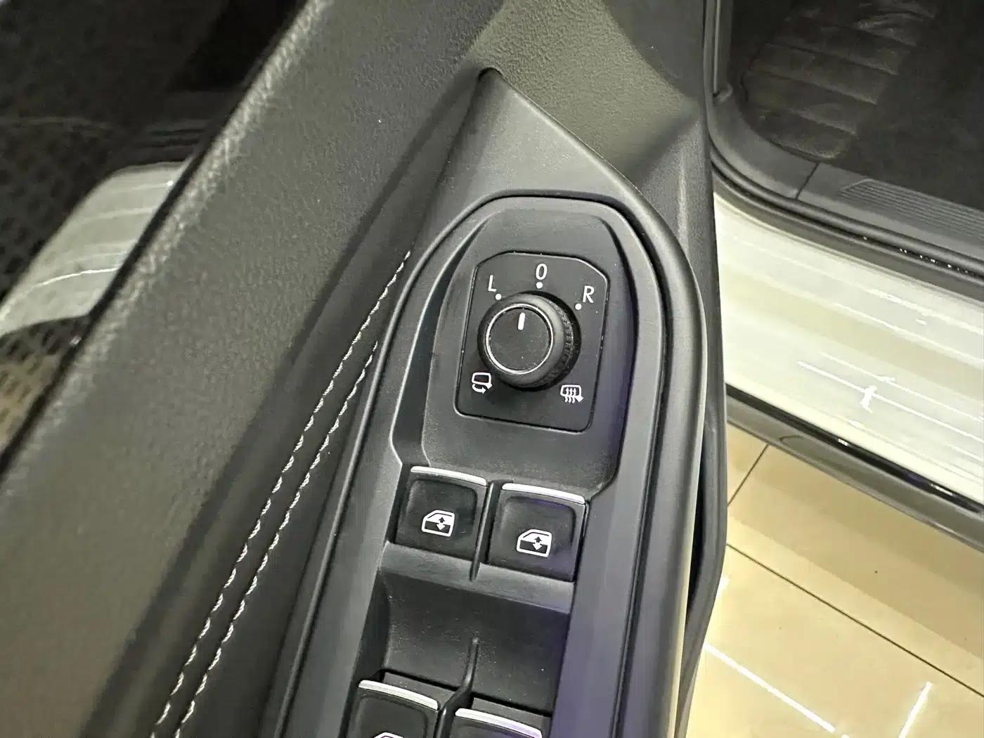 2023 Golf 280TSI DSG R-Line — миниатюра 18