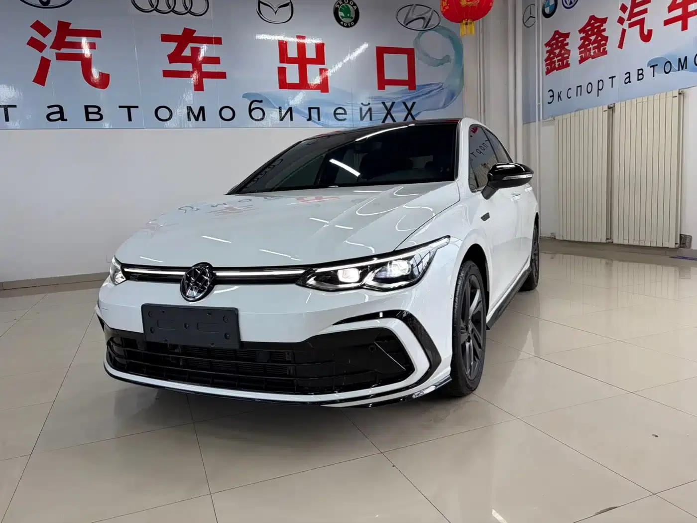 2023 Golf 280TSI DSG R-Line Lite — миниатюра 1