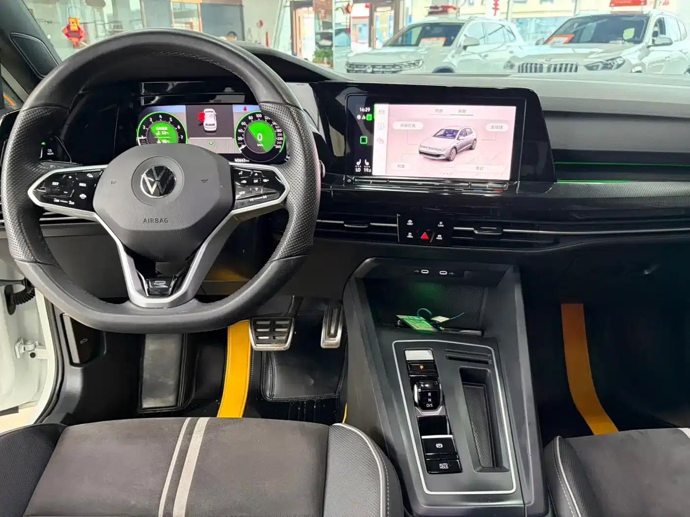2023 Golf 280TSI DSG R-Line Lite — миниатюра 11