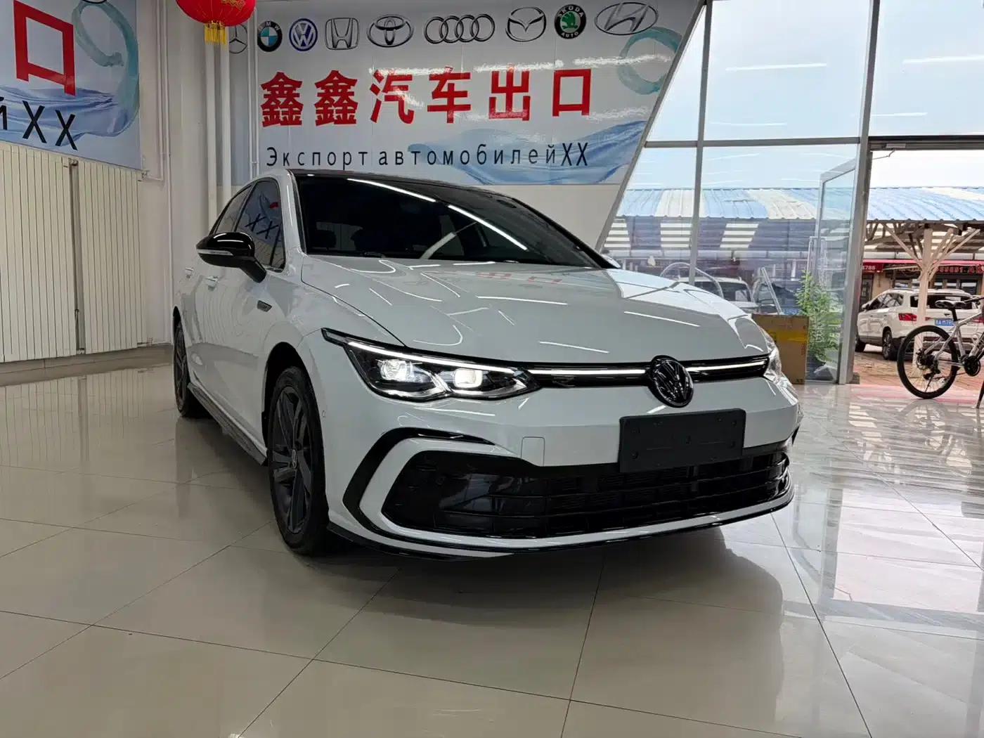 2023 Golf 280TSI DSG R-Line Lite — миниатюра 3