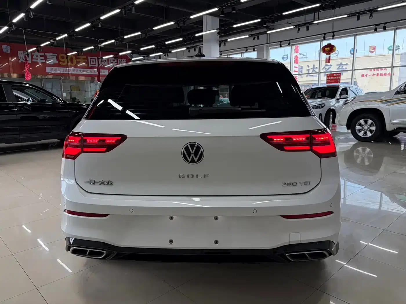 2023 Golf 280TSI DSG R-Line Lite — миниатюра 4