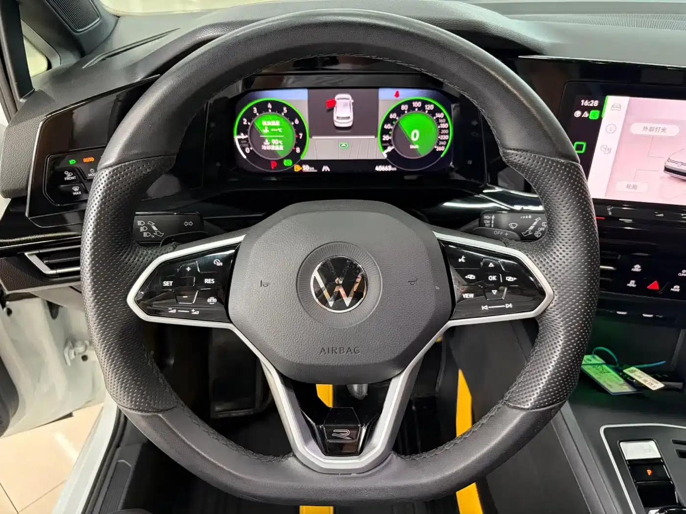2023 Golf 280TSI DSG R-Line Lite — миниатюра 6