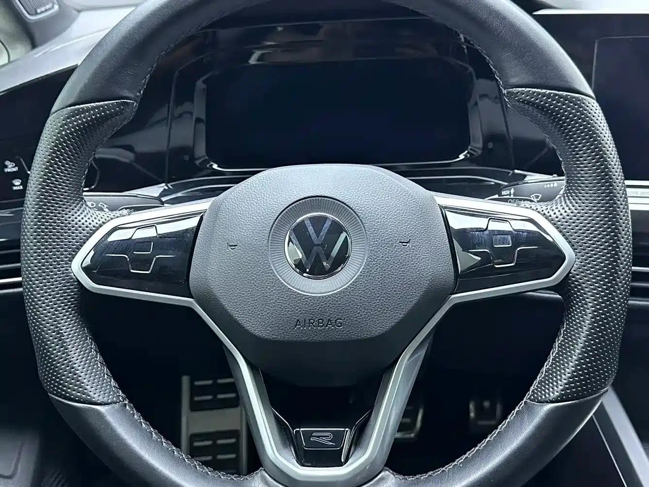 2023 Golf 280TSI DSG R-Line Lite — миниатюра 12