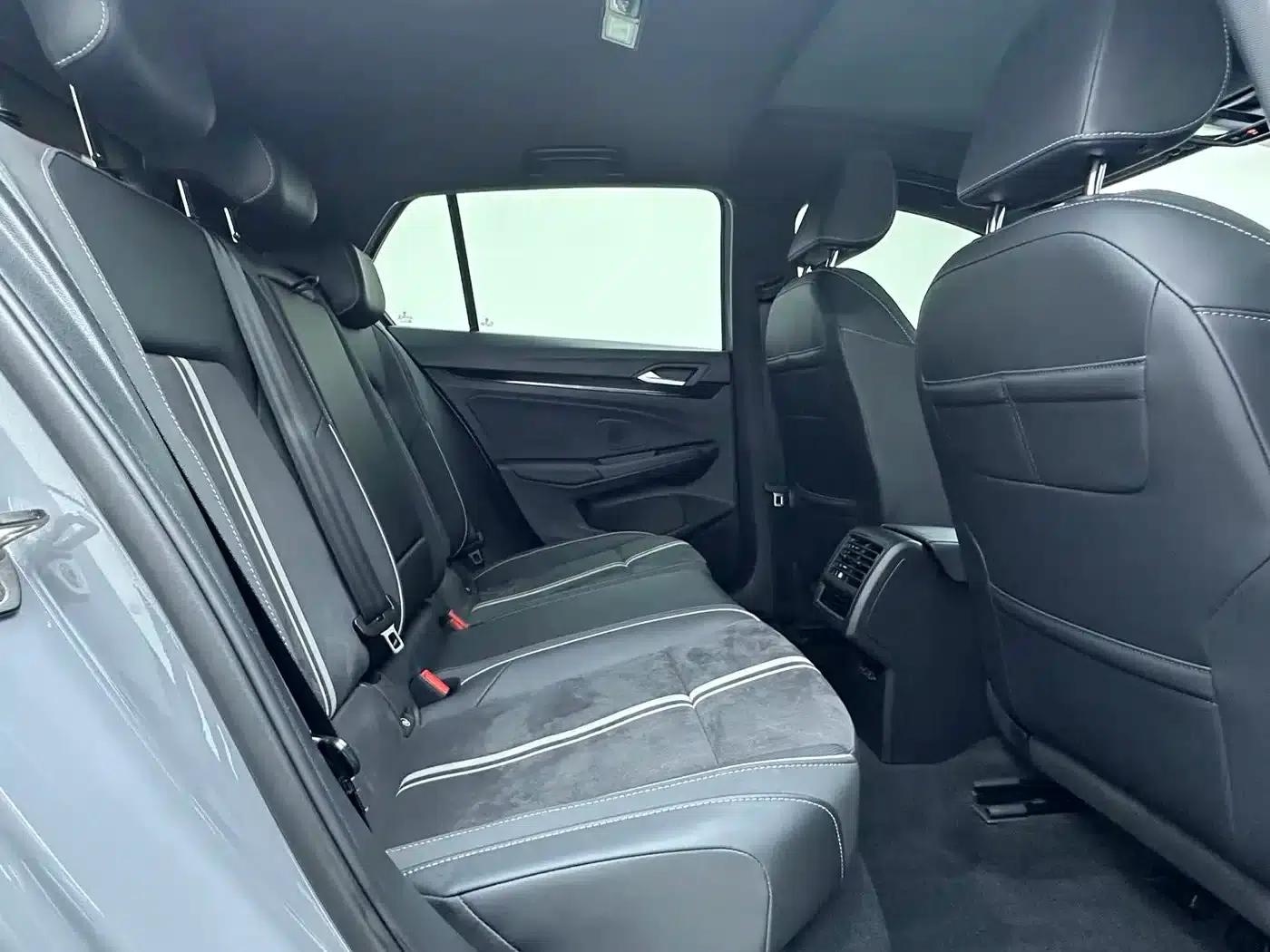 2023 Golf 280TSI DSG R-Line Lite — миниатюра 10