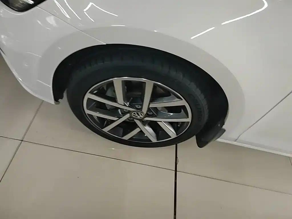 2018 Golf 230TSI Automatic Luxury — миниатюра 23