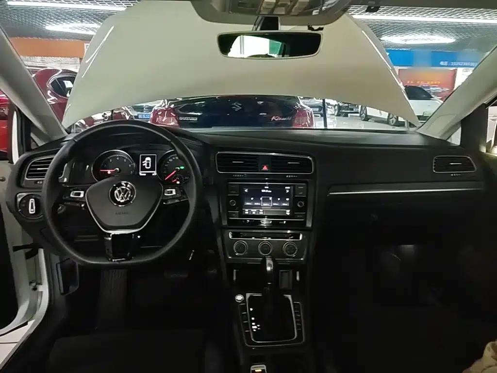 2018 Golf 230TSI Automatic Luxury — миниатюра 10