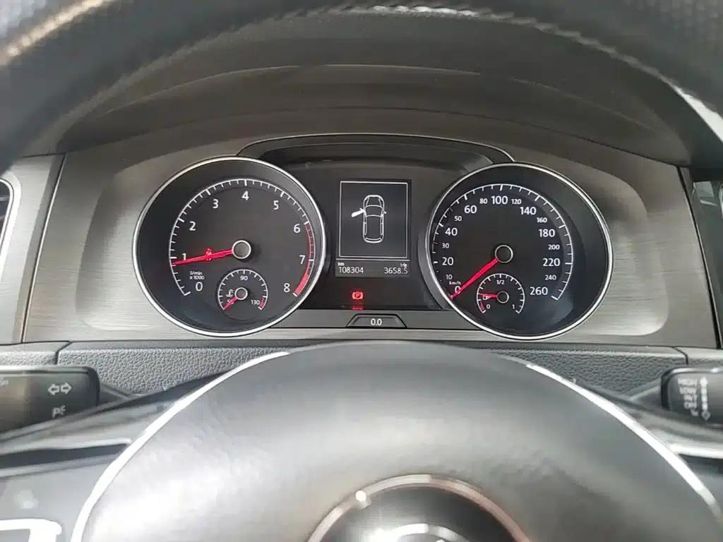 2016 Golf 230TSI Automatic Comfort — миниатюра 12