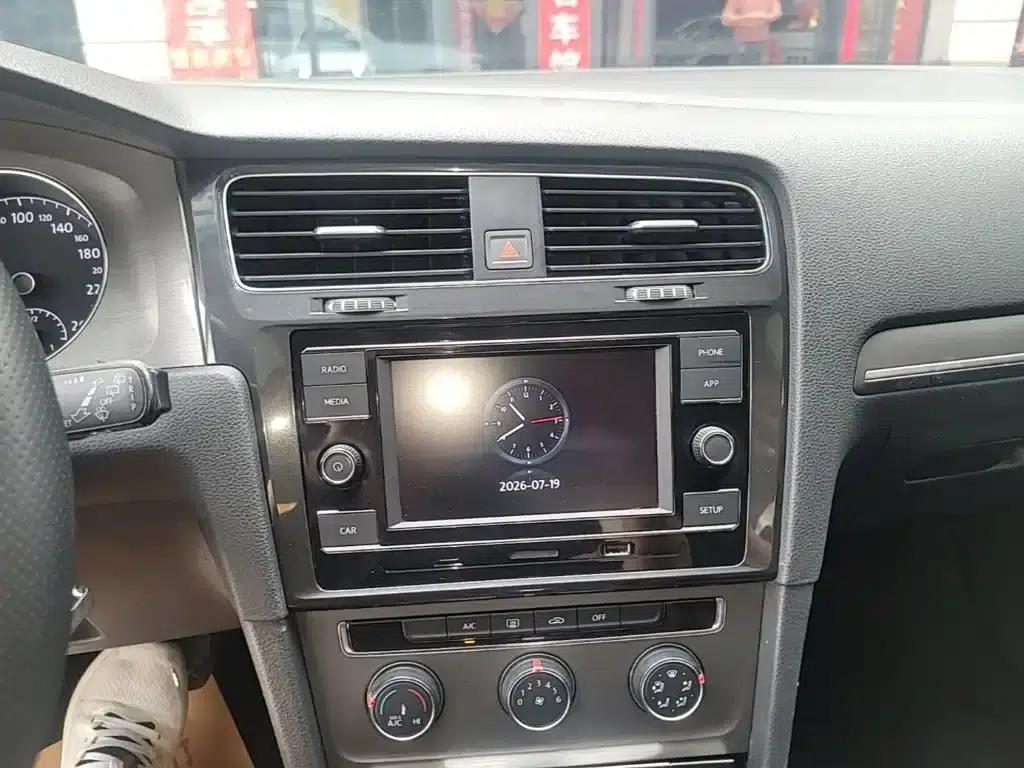 2016 Golf 230TSI Automatic Comfort — миниатюра 13
