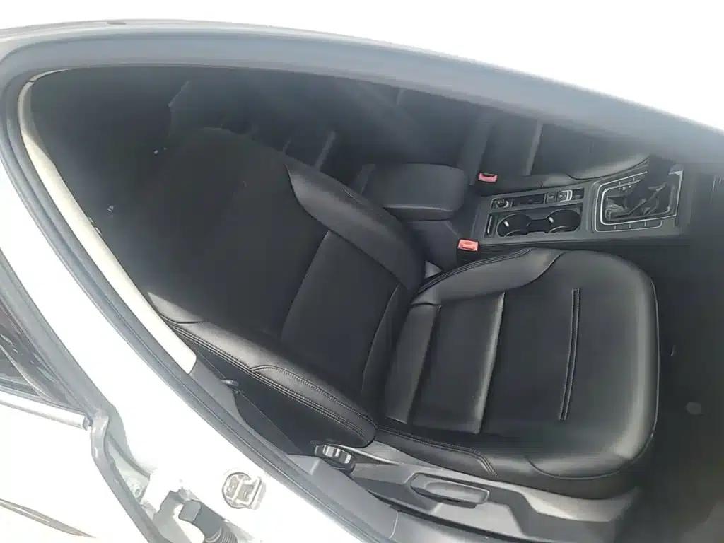 2016 Golf 230TSI Automatic Comfort — миниатюра 25