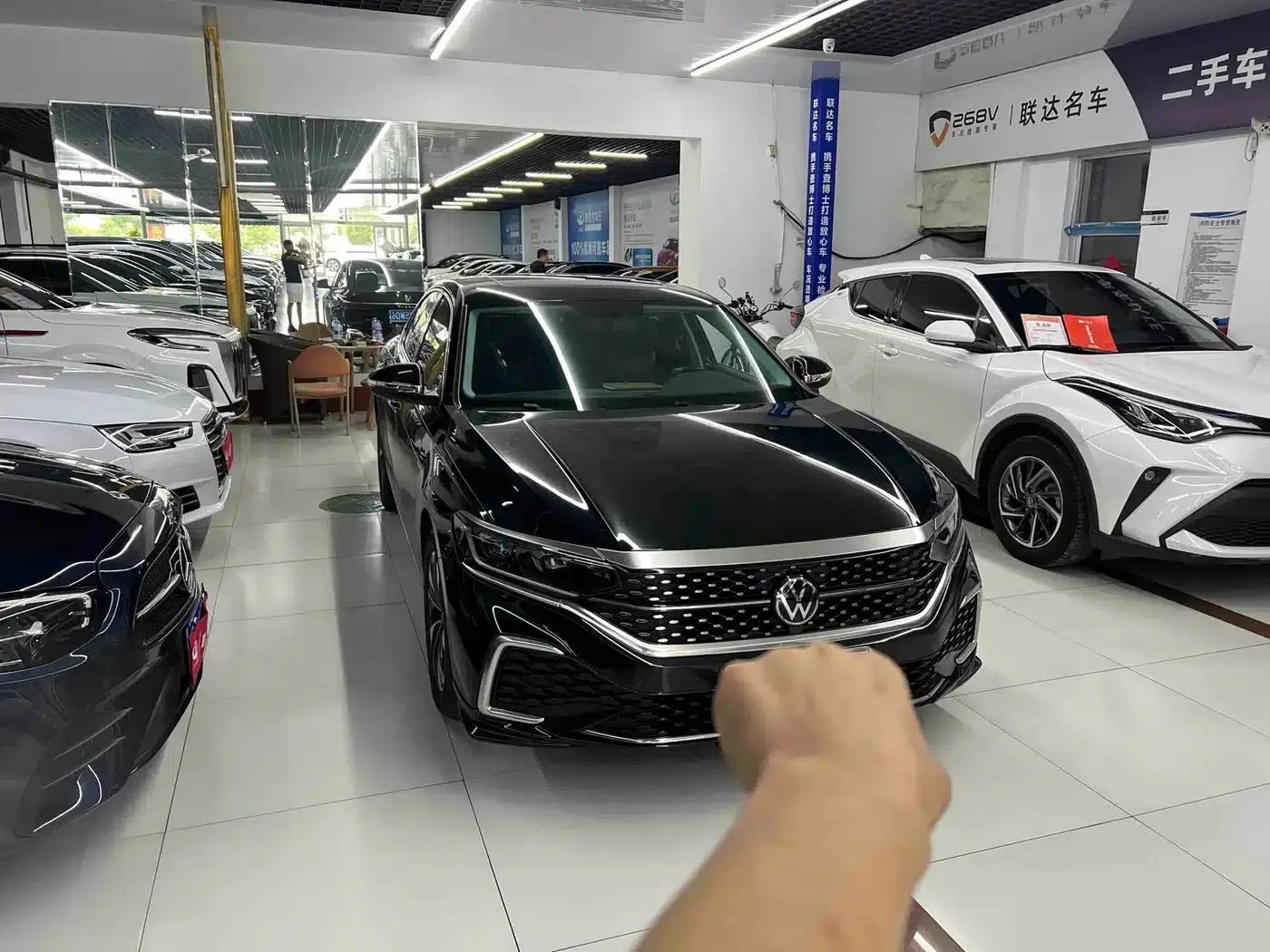 2023 Passat Facelift 280TSI Starry Sky Elite Edition — миниатюра 3