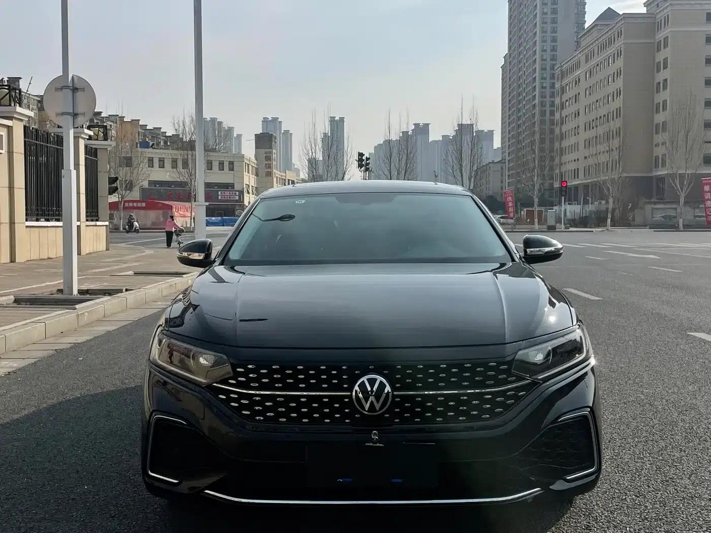 2025 Volkswagen Passat Outstanding Edition 380TSI Starry Sky Dragon Edition — миниатюра 3