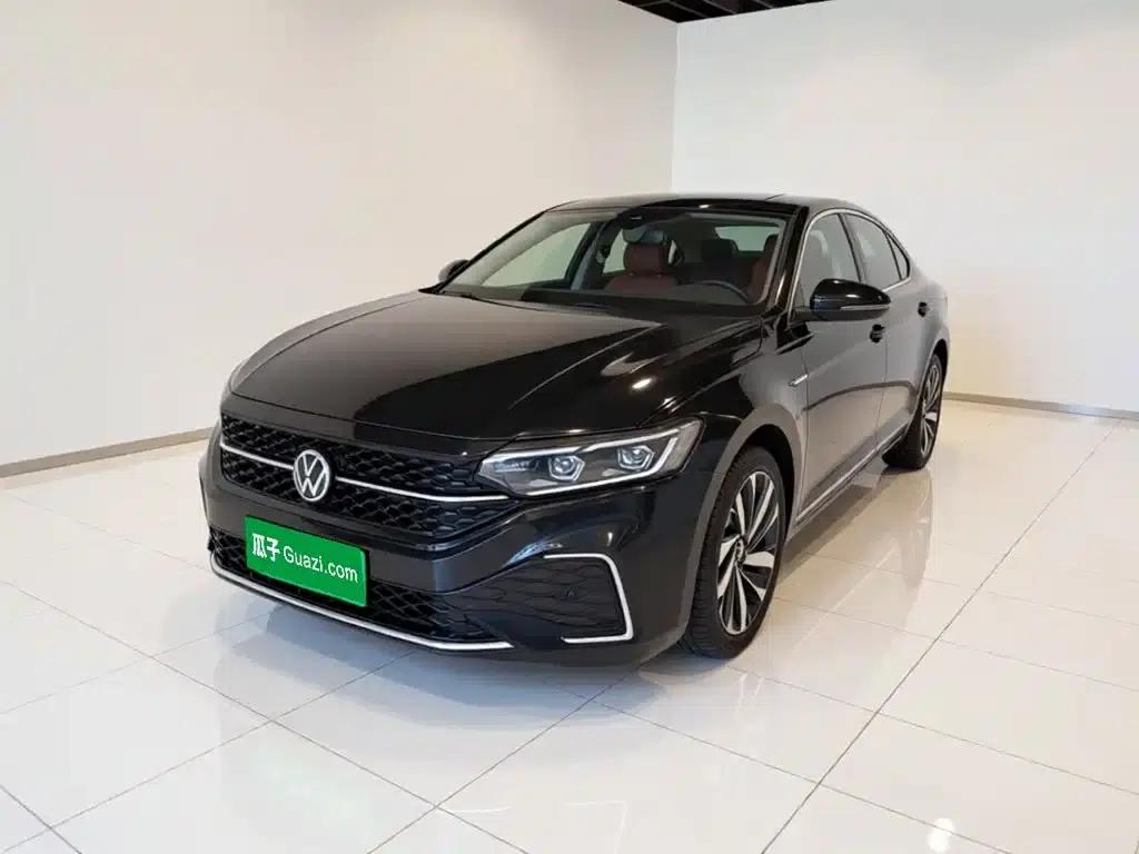 2022 Passat 330TSI Luxury Edition — миниатюра 1