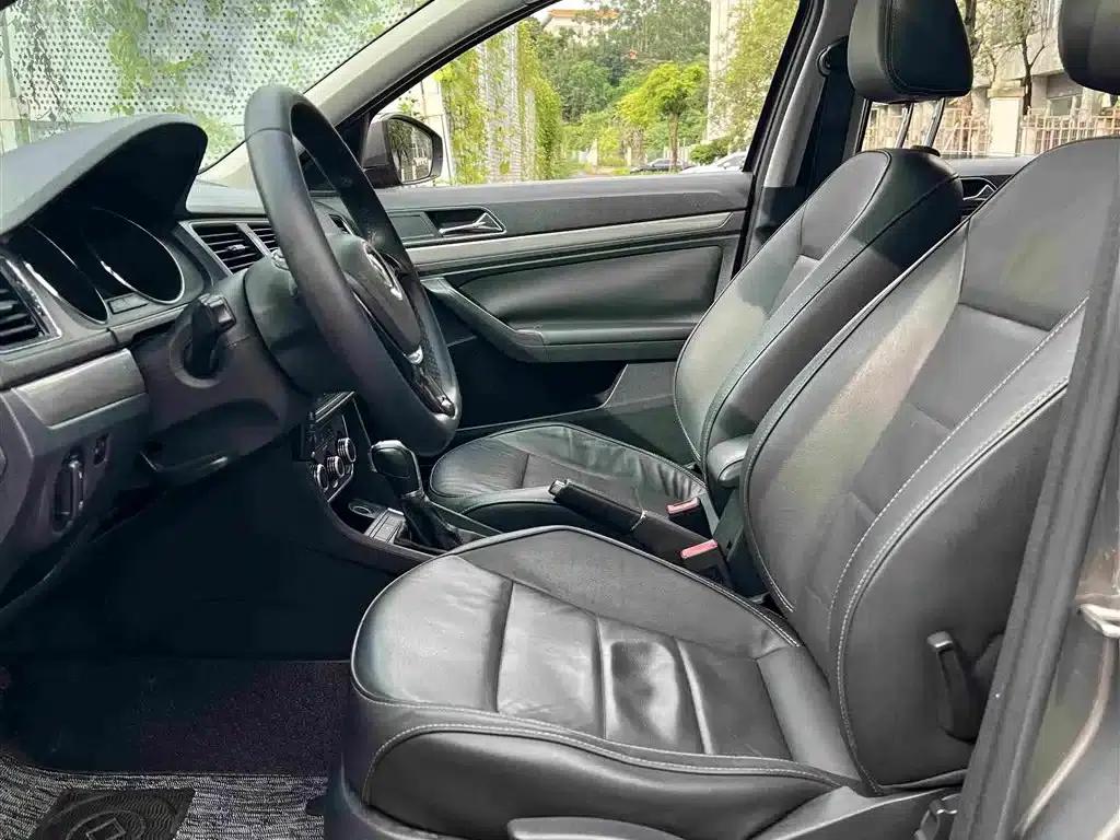 2015 Volkswagen Lavida 230TSI DSG Comfort Edition — миниатюра 4