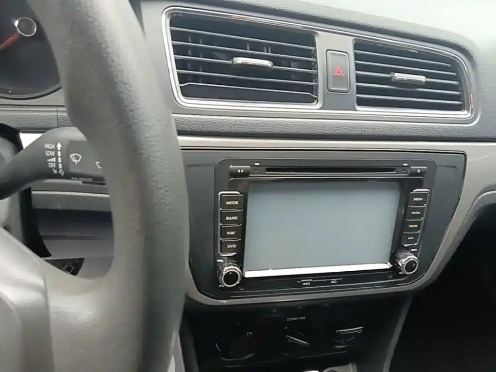 2017 Volkswagen Lavida 1.6L Automatic Fashion Edition — миниатюра 13