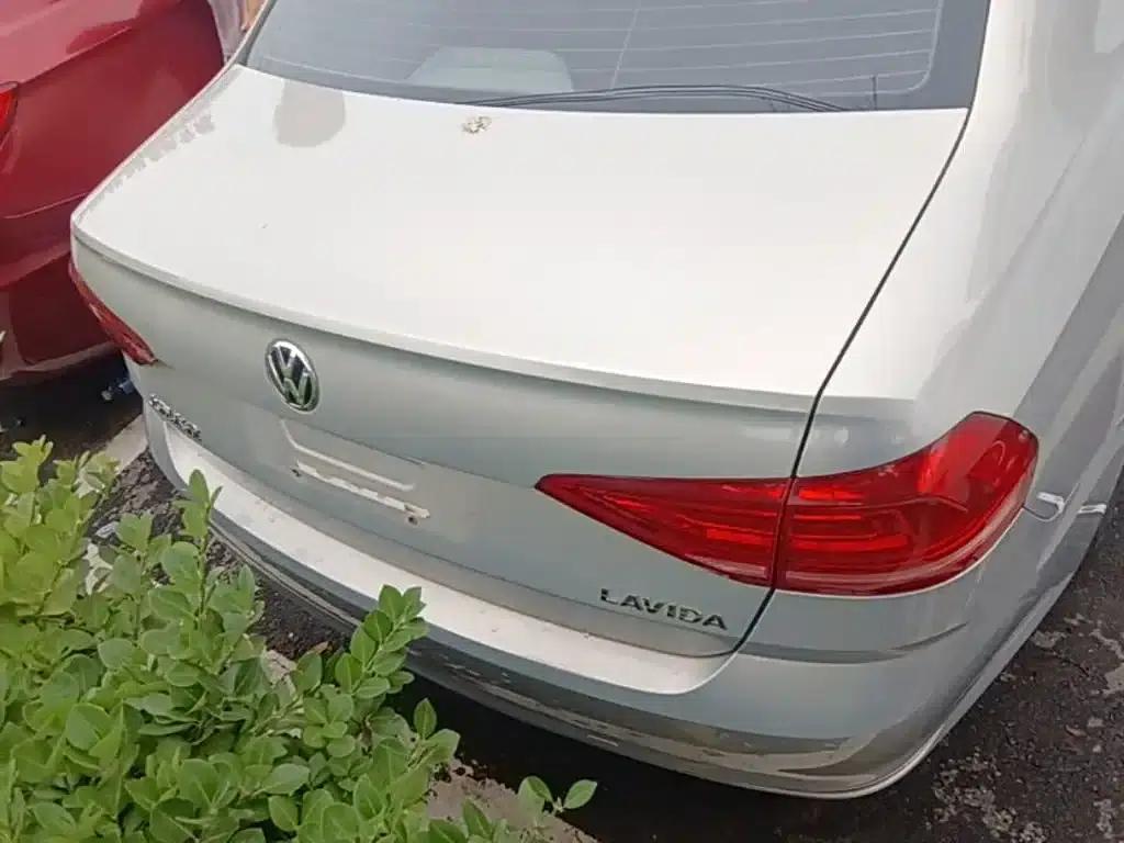 2017 Volkswagen Lavida 1.6L Automatic Fashion Edition — миниатюра 6