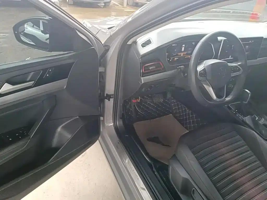 2024 Volkswagen Lavida 300TSI DSG Starry Sky Edition — миниатюра 16