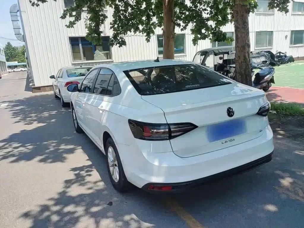2023 Volkswagen Lavida New Elite 1.5L Automatic New Elite Edition — миниатюра 5