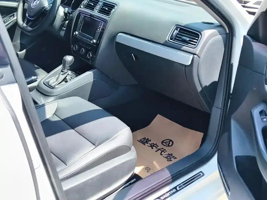 2017 Volkswagen Sagitar 1.6L Automatic Comfort Edition — миниатюра 8