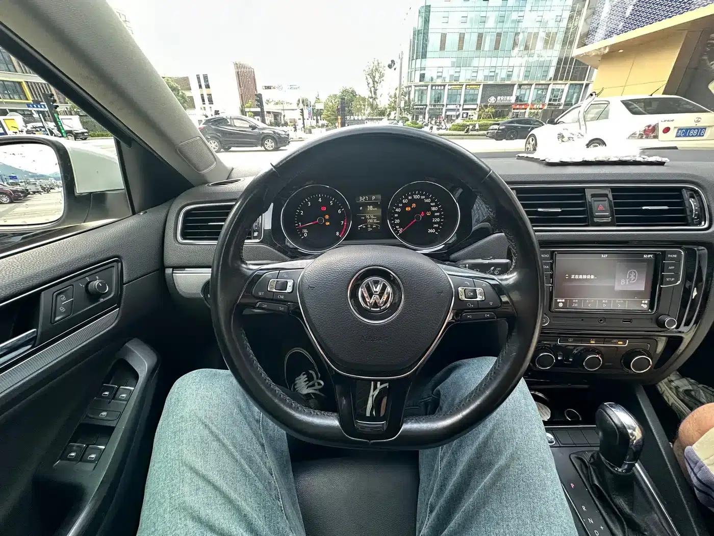 2018 Volkswagen Sagitar 1.6L Automatic Comfort Model — миниатюра 11