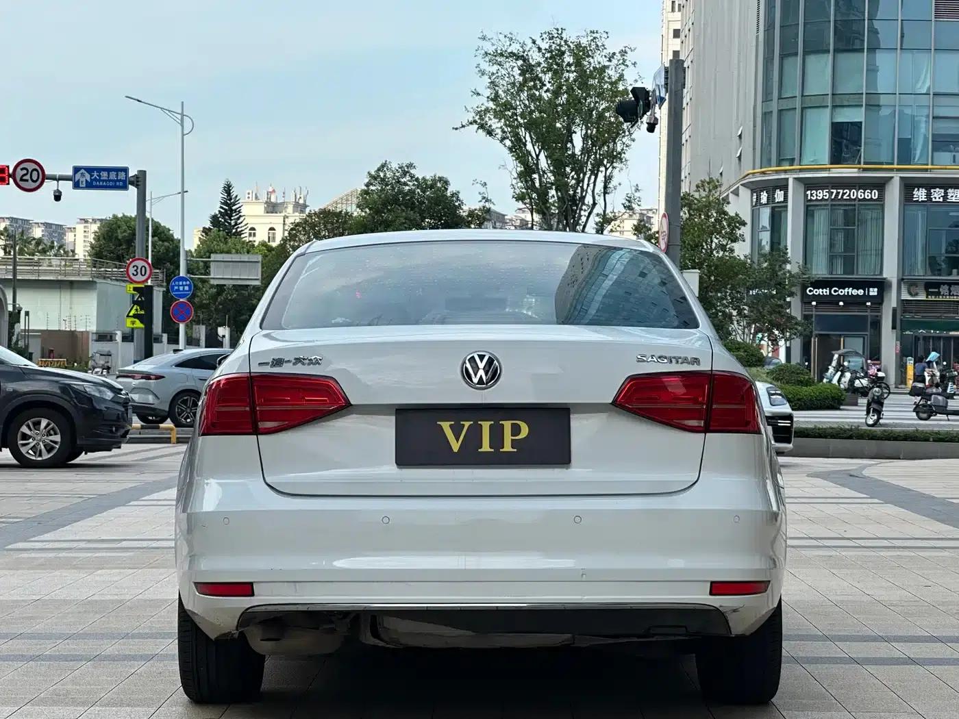 2018 Volkswagen Sagitar 1.6L Automatic Comfort Model — миниатюра 14