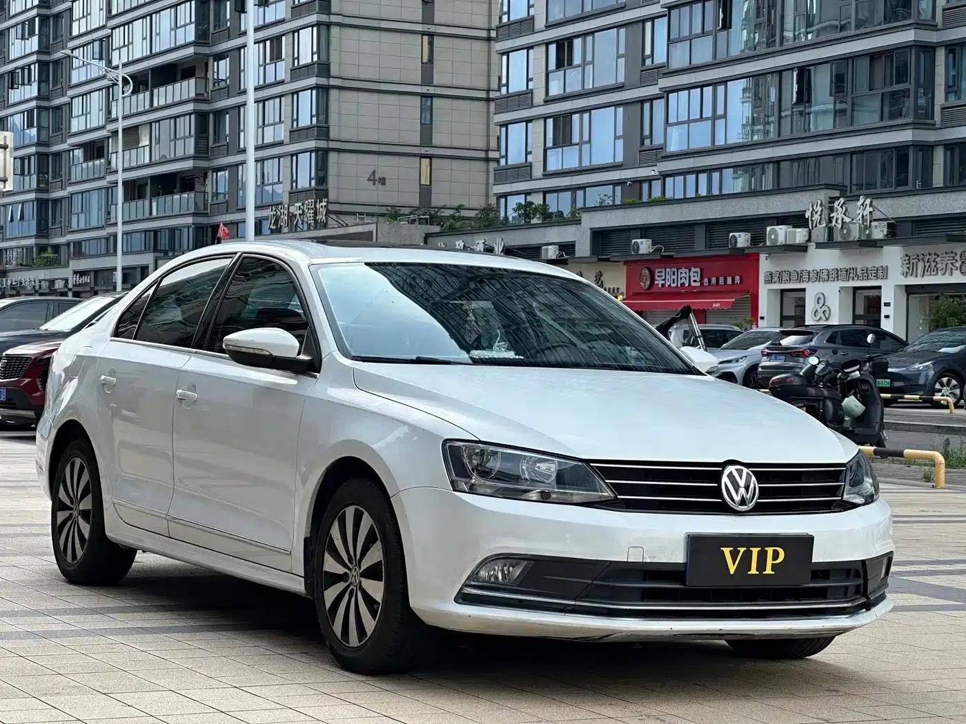 2018 Volkswagen Sagitar 1.6L Automatic Comfort Model — миниатюра 3