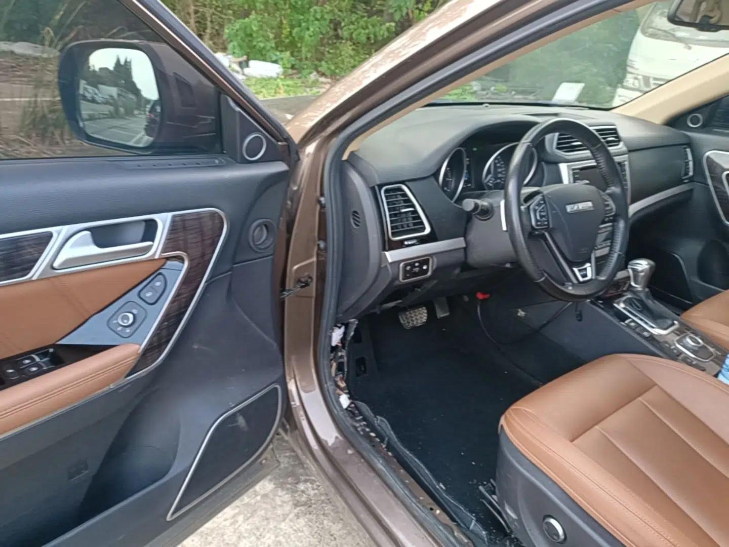 Haval H6 Coupe 2015 Blue Label 2.0T Automatic Two-Wheel Drive Elite Model — миниатюра 18