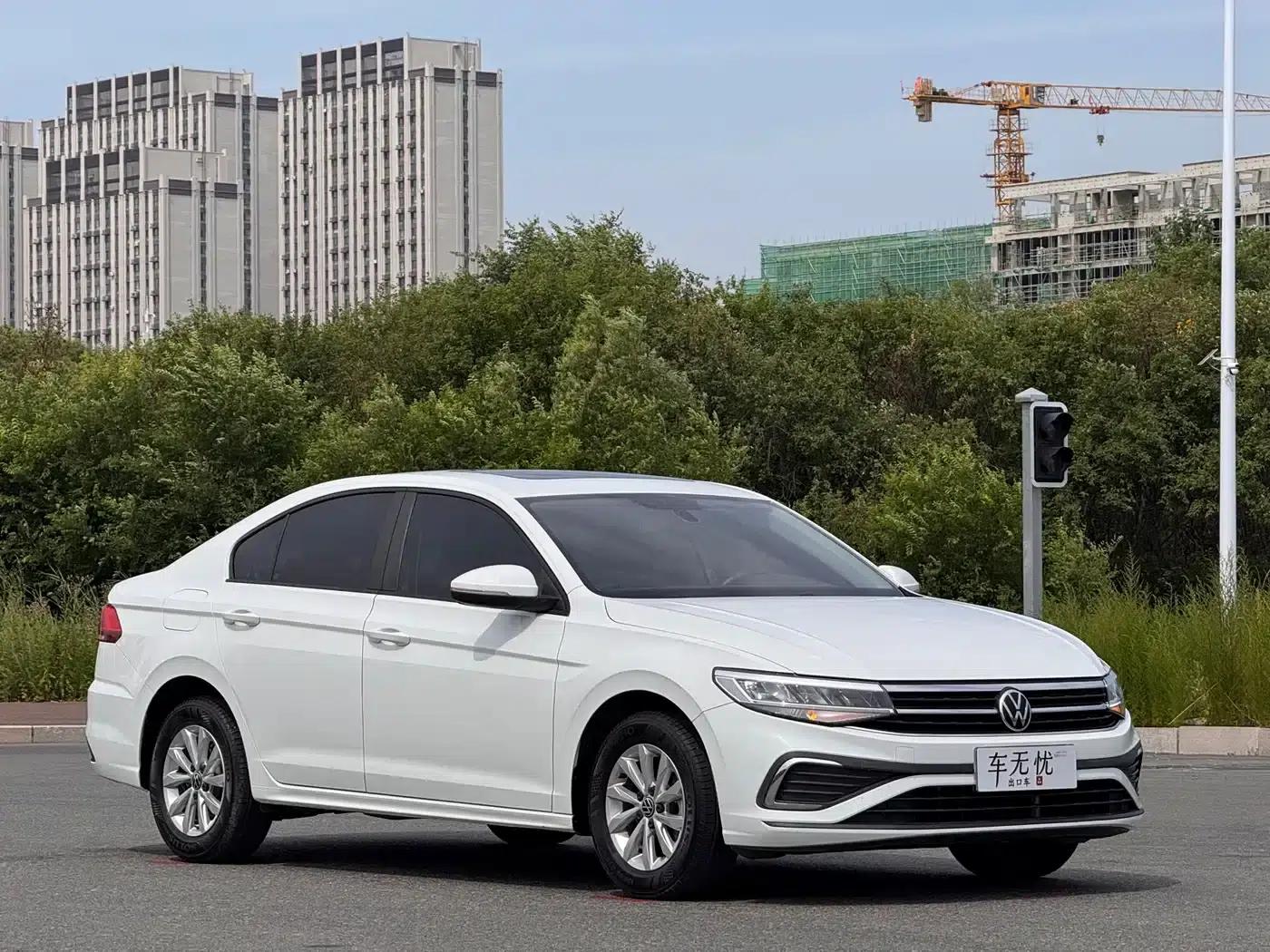 2023 Volkswagen Bora 1.5L Automatic Limited Edition — миниатюра 3