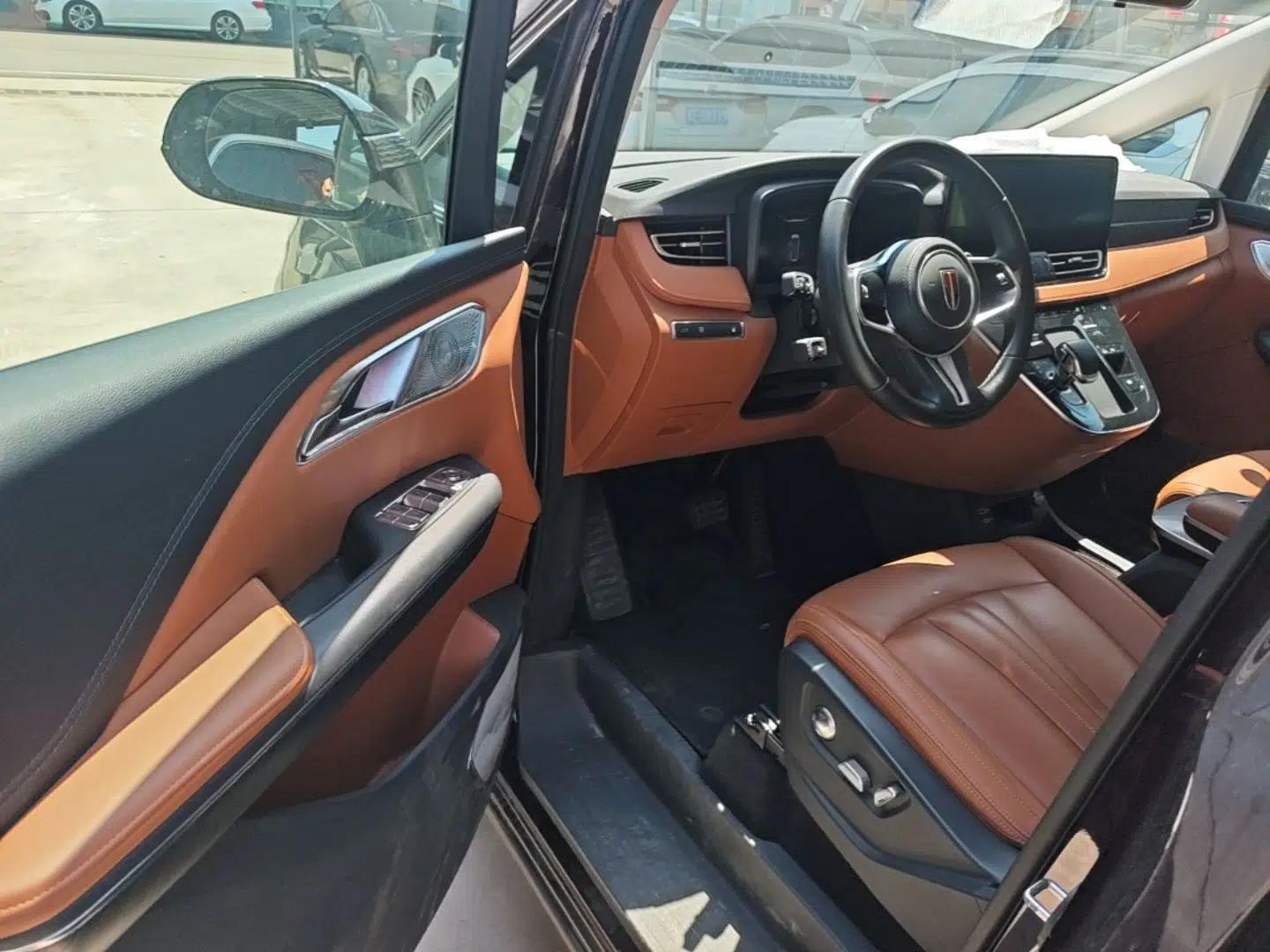 Hongqi HQ9 PHEV 2024 2.0T Four-Wheel Drive Business Edition — миниатюра 23