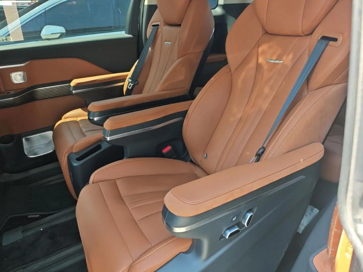 Hongqi HQ9 PHEV 2024 2.0T Four-Wheel Drive Business Edition — миниатюра 25