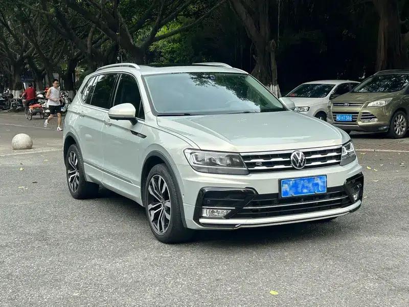Tiguan L 2021 330TSI Automatic 2WD R-Line Premium Edition — миниатюра 3