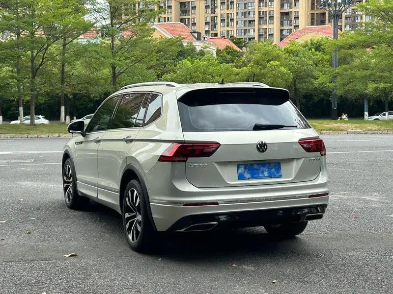 Tiguan L 2021 330TSI Automatic 2WD R-Line Premium Edition — миниатюра 4