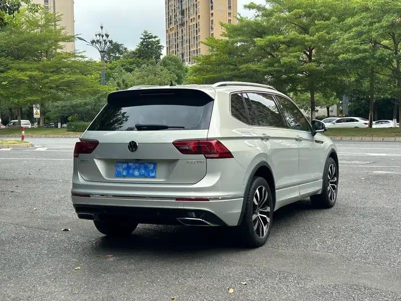 Tiguan L 2021 330TSI Automatic 2WD R-Line Premium Edition — миниатюра 6