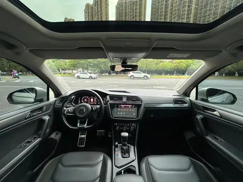 Tiguan L 2021 330TSI Automatic 2WD R-Line Premium Edition — миниатюра 7